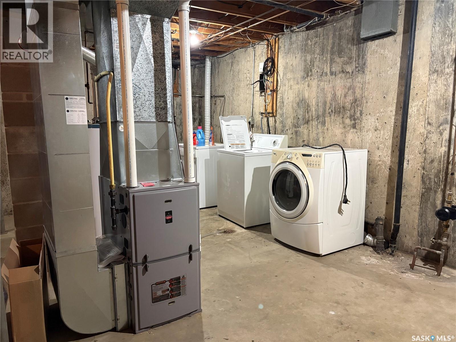43 Bantry Street, Lanigan, SK - Indoor Photo Showing Laundry Room