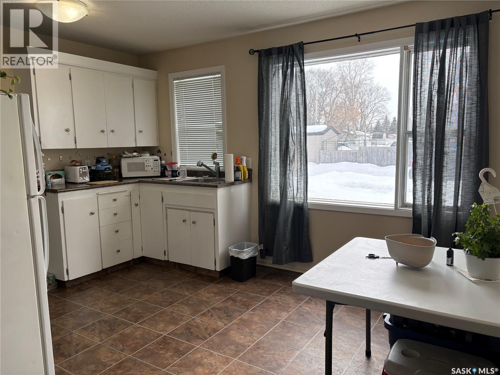 43 Bantry Street, Lanigan, SK - Indoor Photo Showing Kitchen