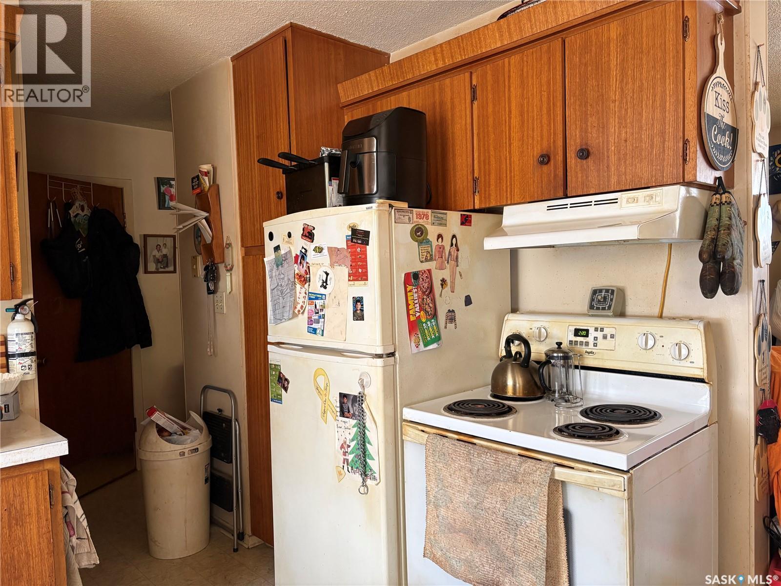 43 Bantry Street, Lanigan, SK - Indoor Photo Showing Kitchen
