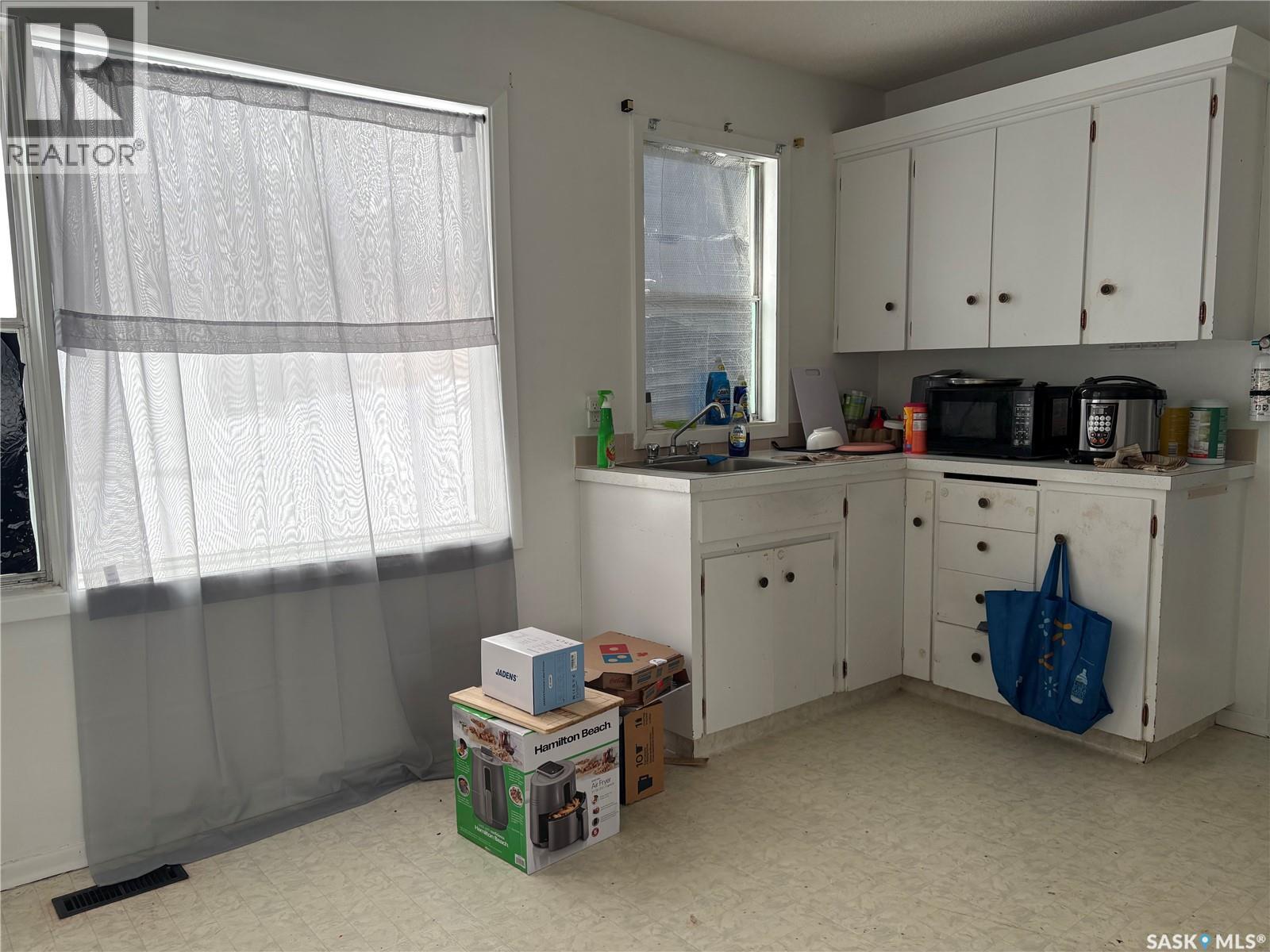 43 Bantry Street, Lanigan, SK - Indoor Photo Showing Kitchen
