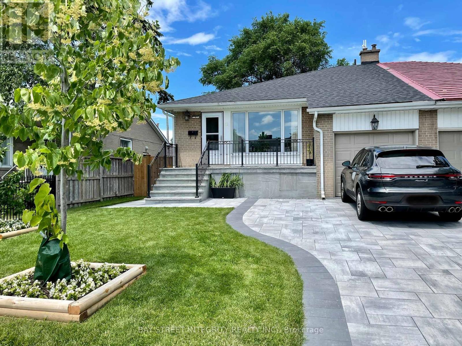 Front Yard - 12 Combermere Drive, Toronto, ON - Outdoor