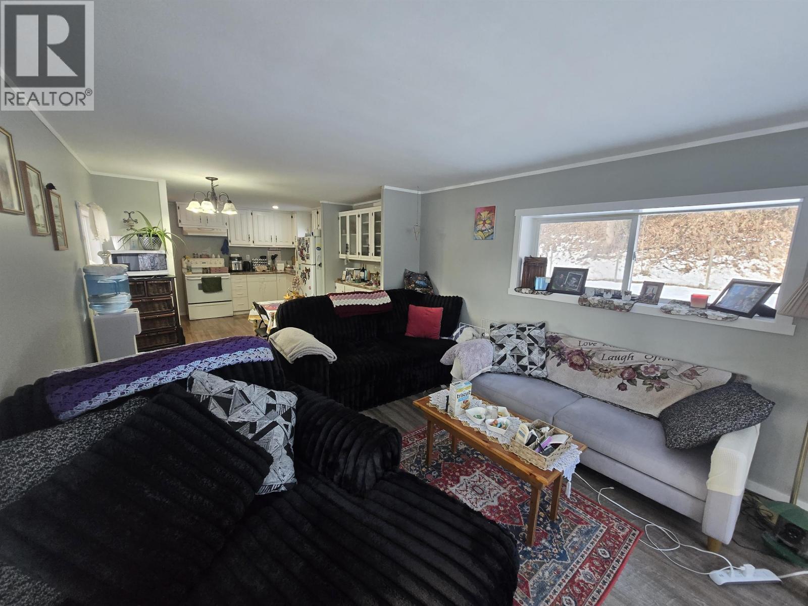 2183 Bartkow Road, Quesnel, BC - Indoor Photo Showing Living Room