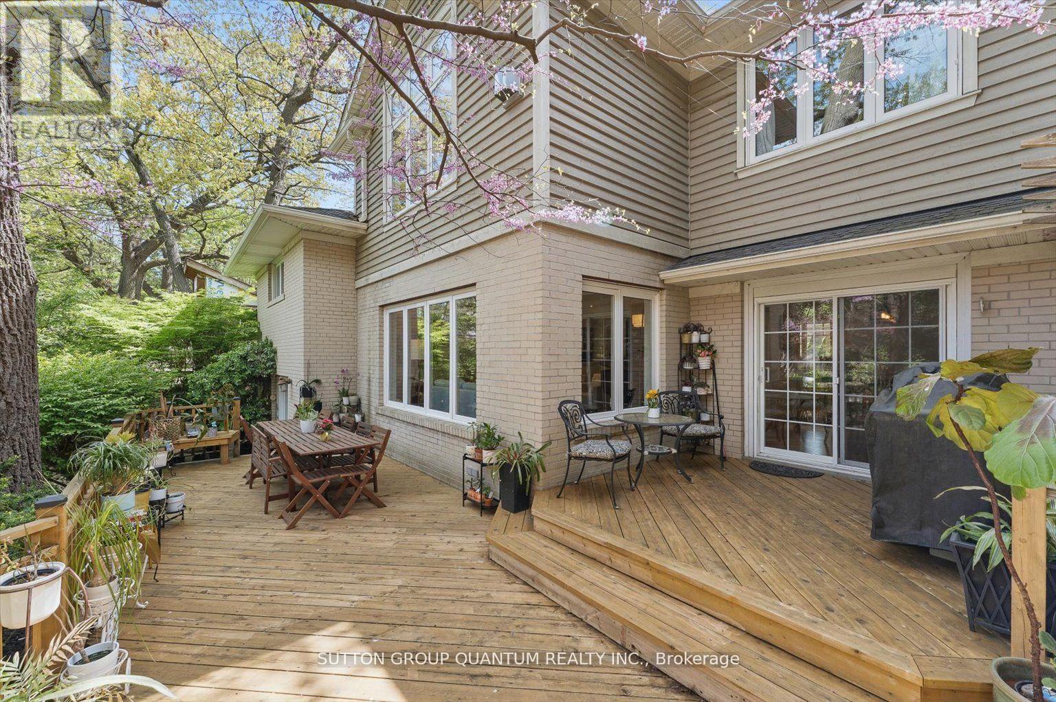 347 Pinetree Way, Mississauga, ON - Outdoor With Deck Patio Veranda With Exterior