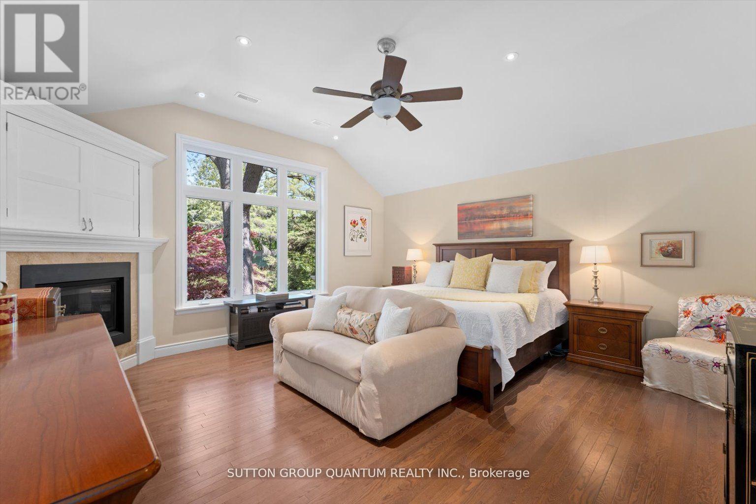 347 Pinetree Way, Mississauga, ON - Indoor Photo Showing Bedroom With Fireplace