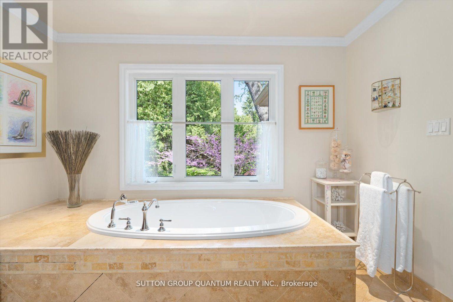 347 Pinetree Way, Mississauga, ON - Indoor Photo Showing Bathroom