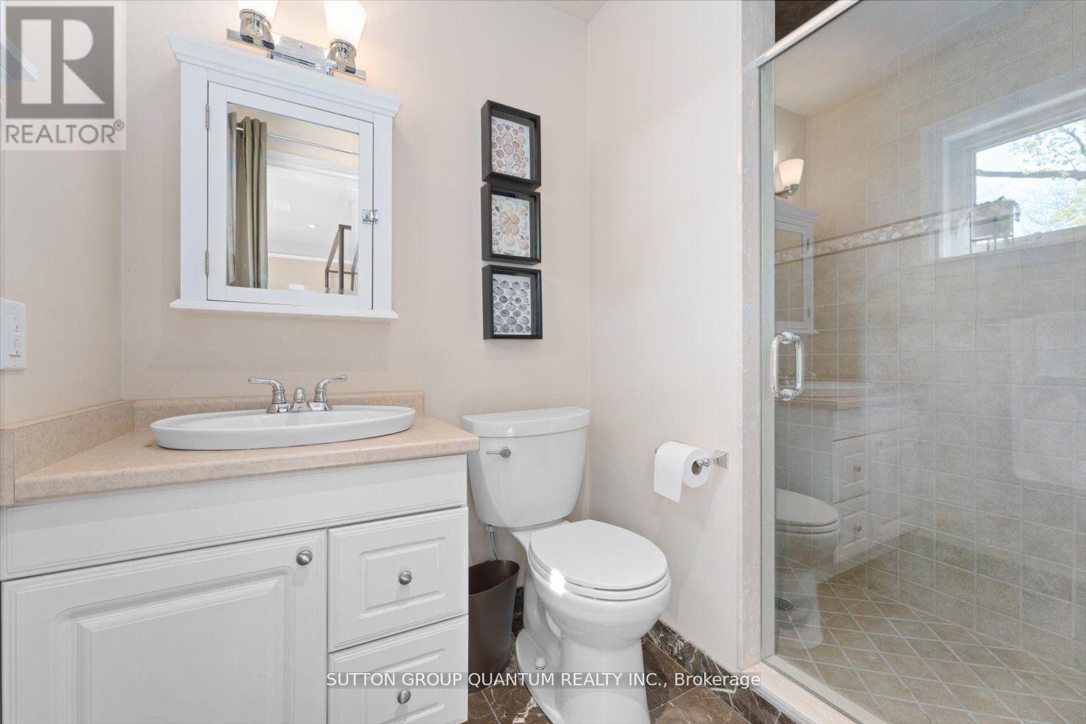 347 Pinetree Way, Mississauga, ON - Indoor Photo Showing Bathroom