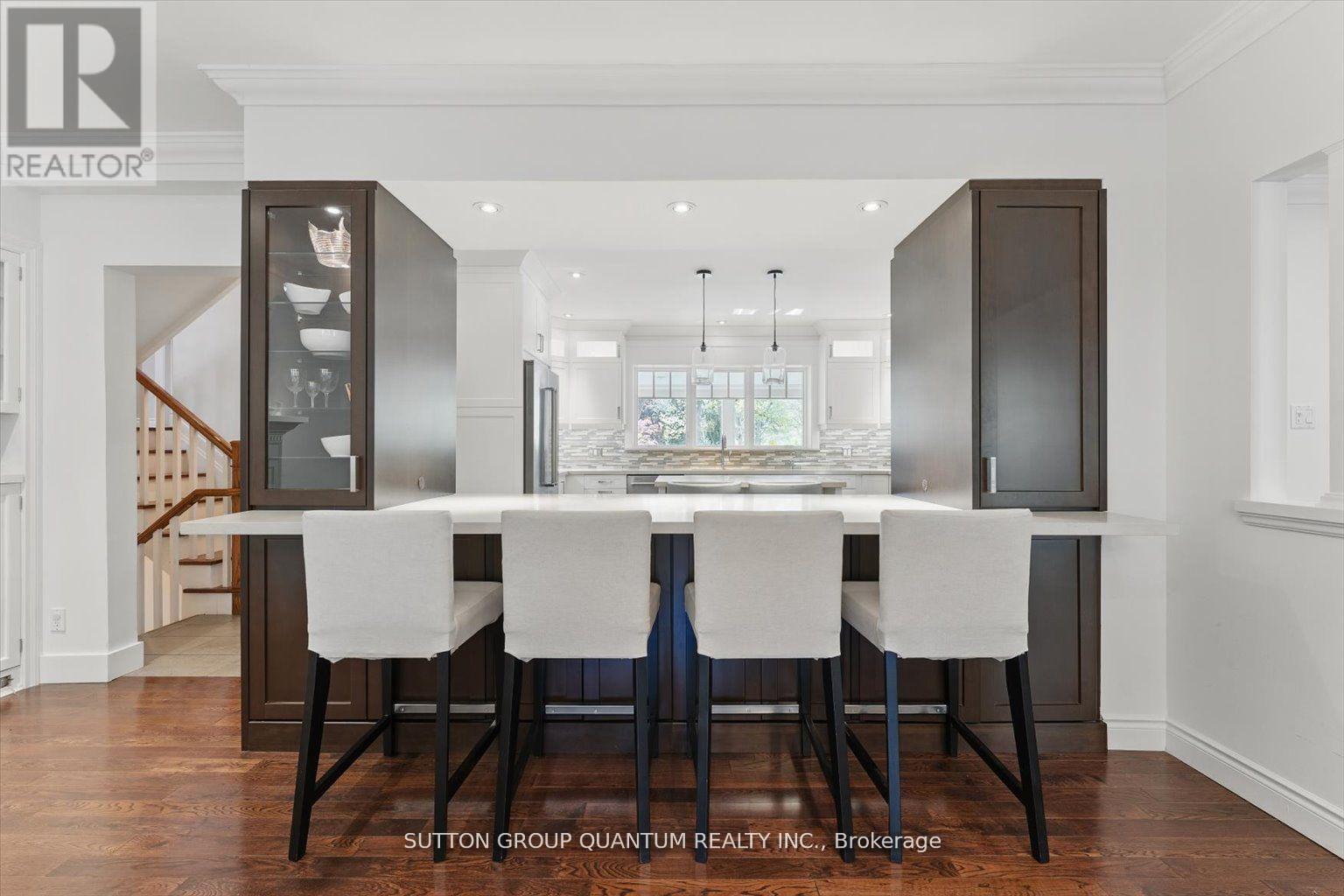 347 Pinetree Way, Mississauga, ON - Indoor Photo Showing Dining Room