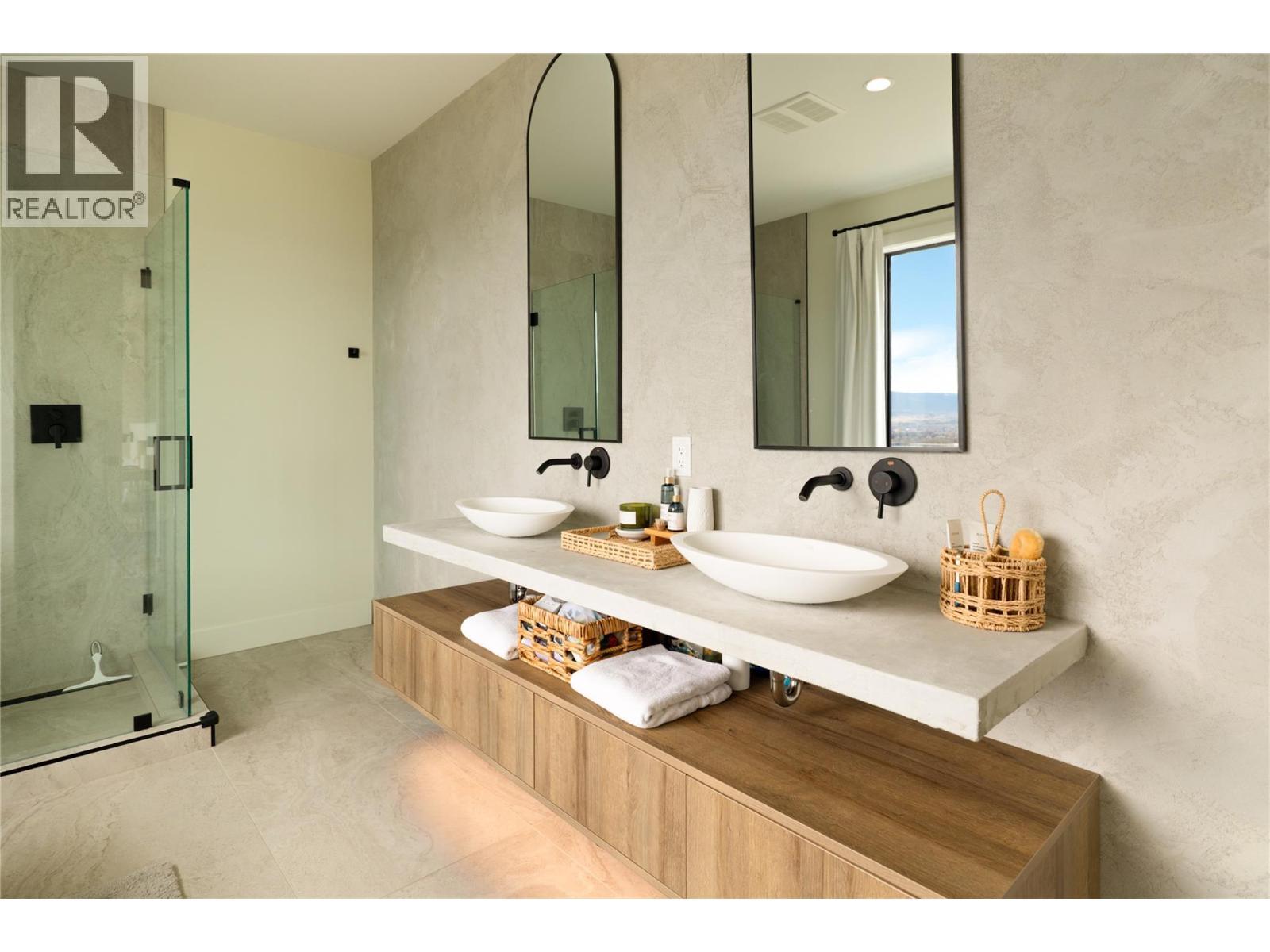 1435 Bear Creek Road, West Kelowna, BC - Indoor Photo Showing Bathroom