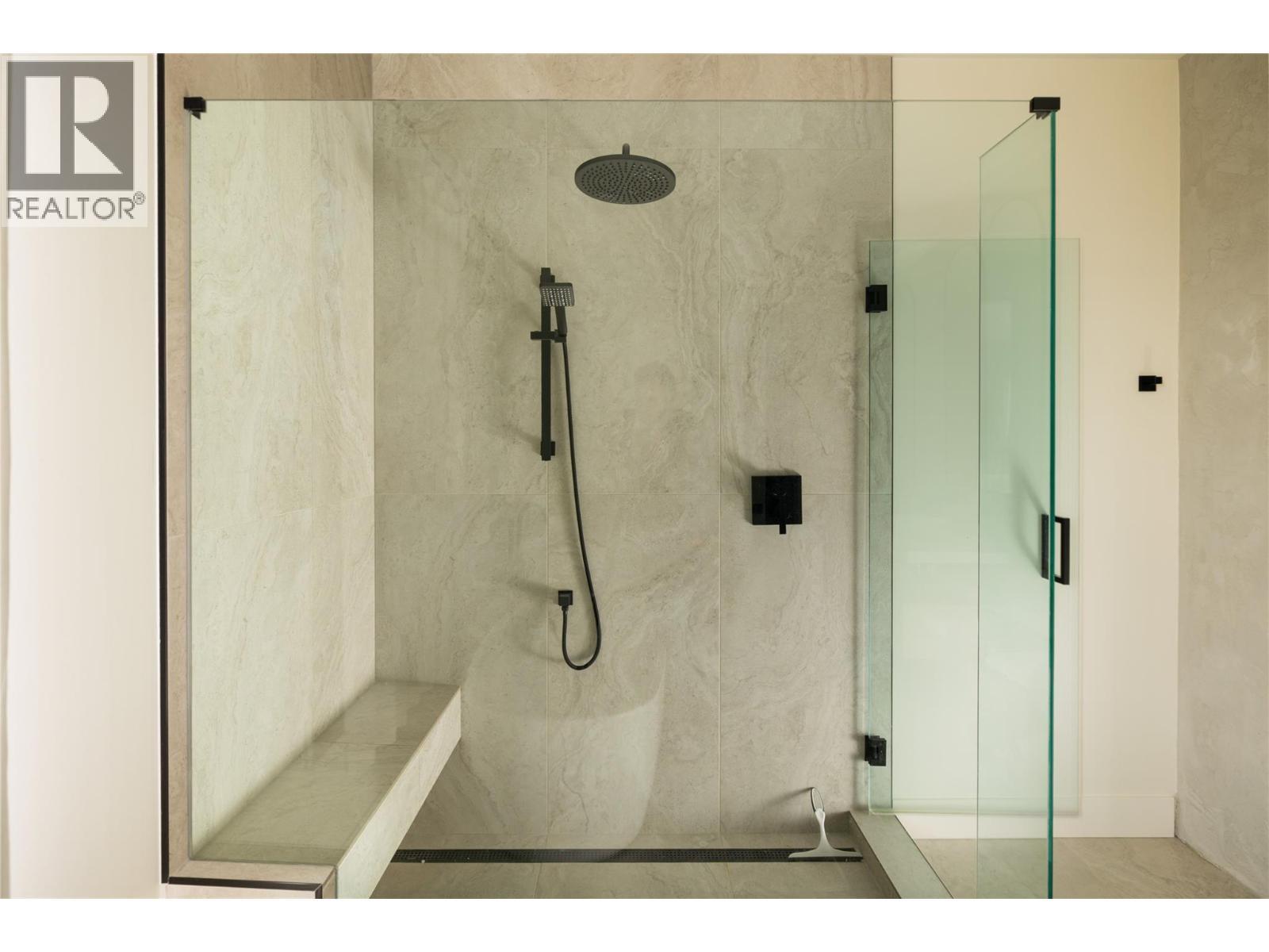 1435 Bear Creek Road, West Kelowna, BC - Indoor Photo Showing Bathroom