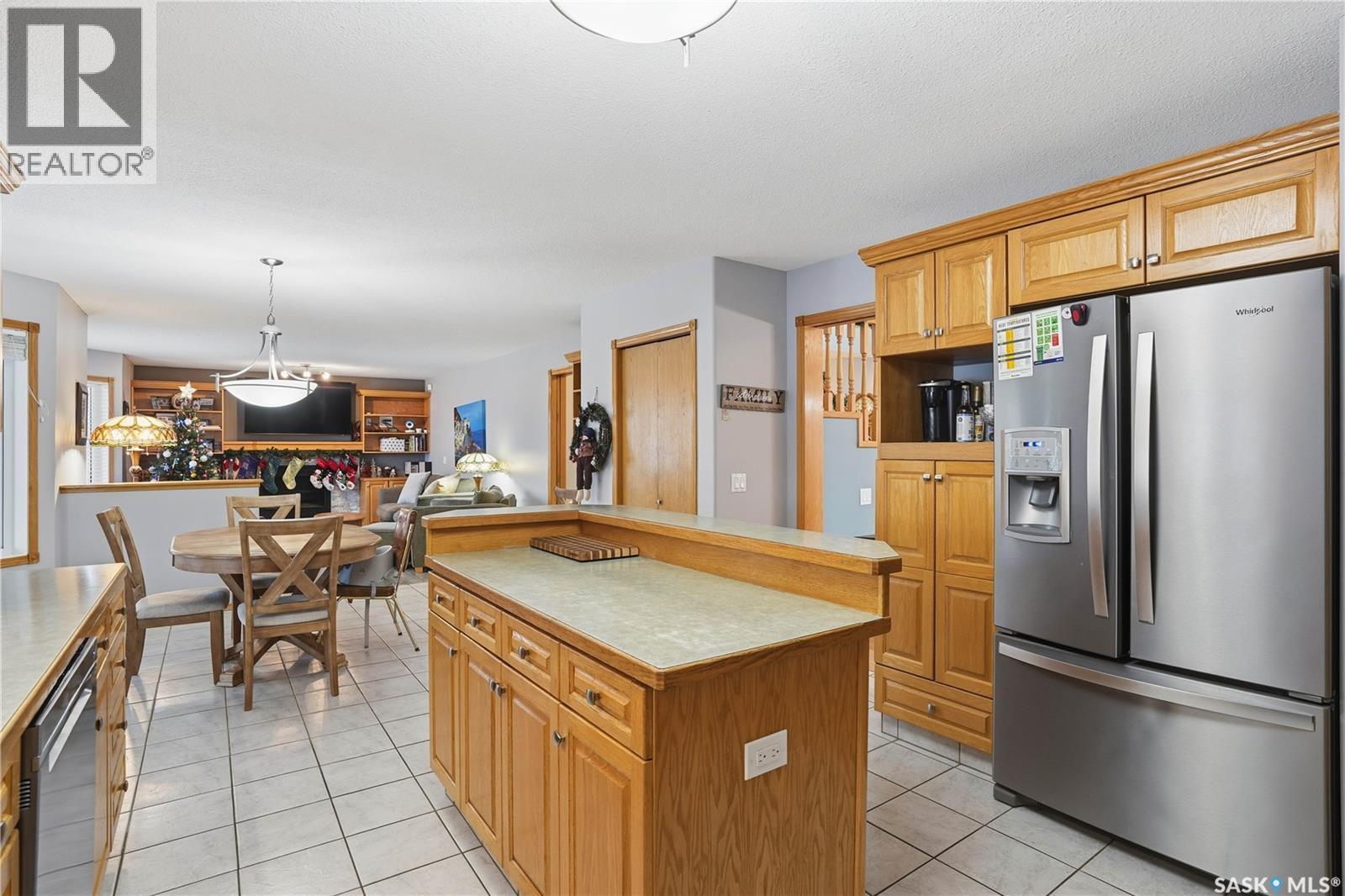 3148 Wimbledon Bay, Regina, SK - Indoor Photo Showing Kitchen