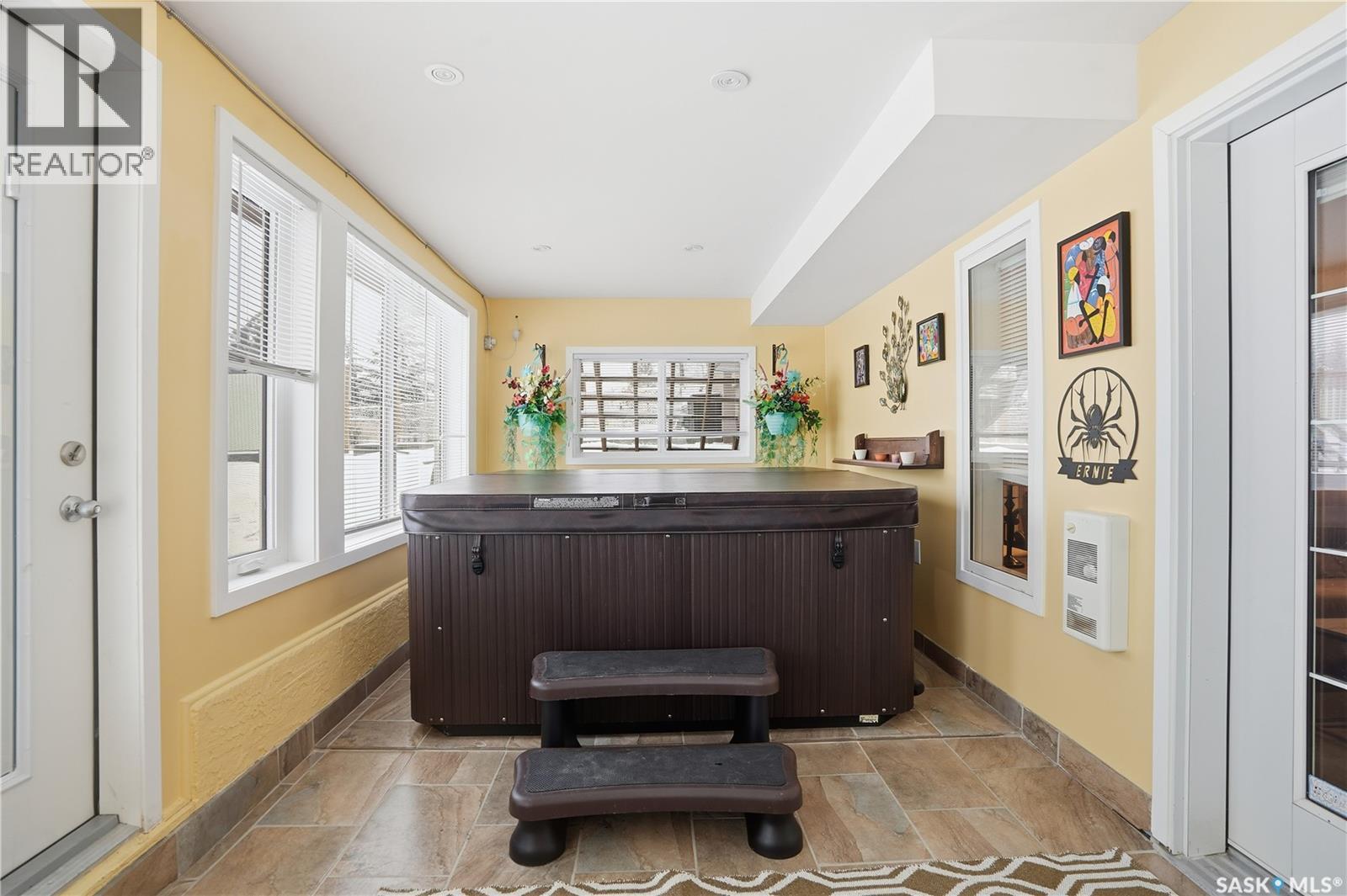 3148 Wimbledon Bay, Regina, SK - Indoor Photo Showing Other Room