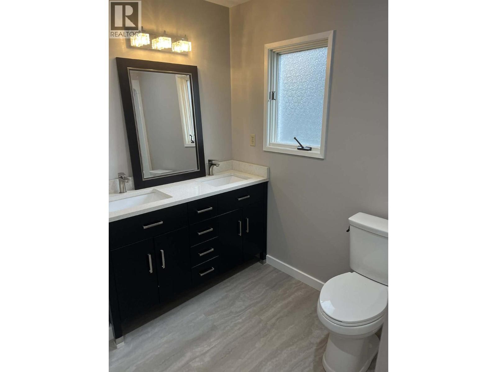 3116 3 Highway, Erickson, BC - Indoor Photo Showing Bathroom
