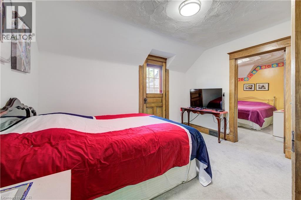 44 Walter Street, Kitchener, ON - Indoor Photo Showing Bedroom