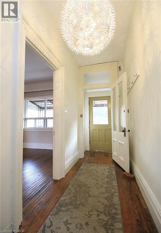 18 Mulberry Street, Hamilton, ON - Indoor Photo Showing Other Room