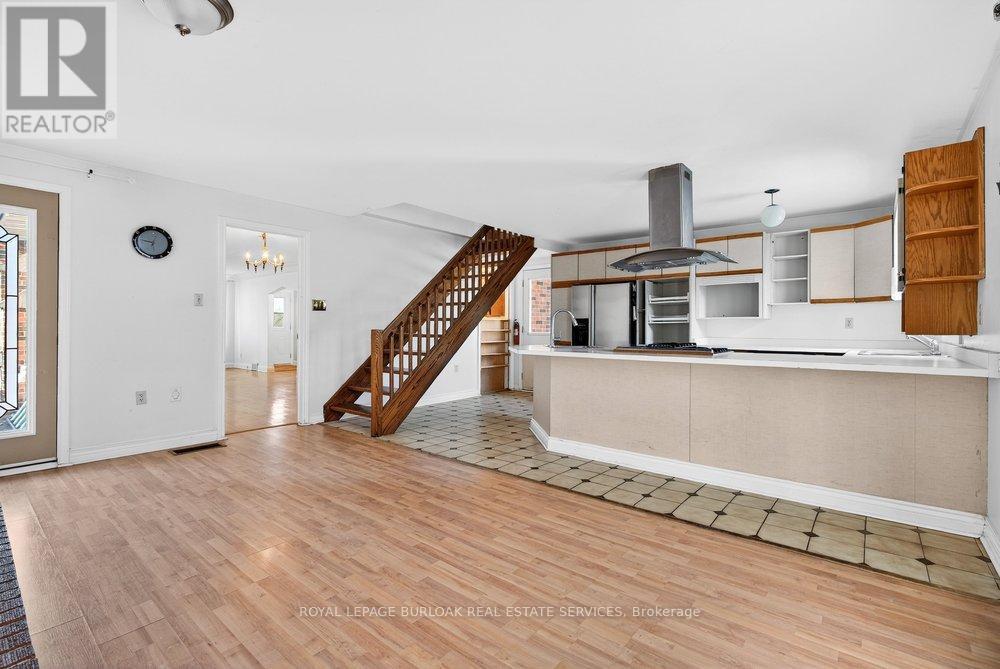 727 Brant Street, Burlington, ON - Indoor Photo Showing Other Room
