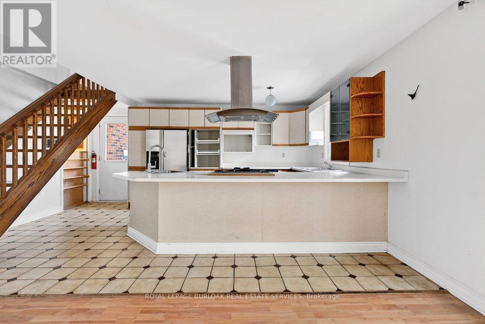 727 Brant Street, Burlington, ON - Indoor Photo Showing Kitchen