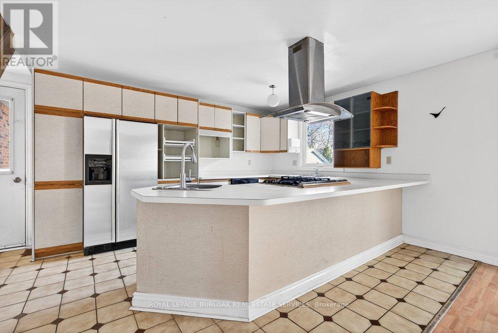 727 Brant Street, Burlington, ON - Indoor Photo Showing Kitchen