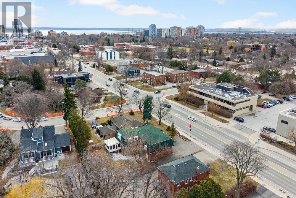 727 Brant Street, Burlington, ON - Outdoor With View