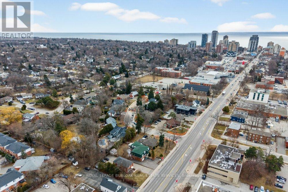 727 Brant Street, Burlington, ON - Outdoor With Body Of Water With View