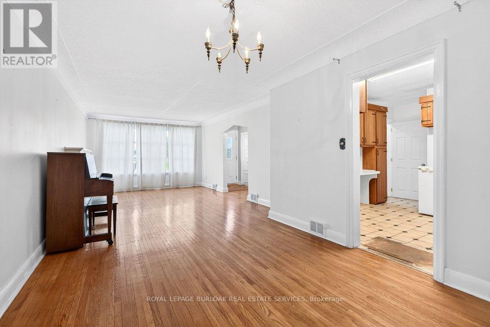 727 Brant Street, Burlington, ON - Indoor Photo Showing Other Room