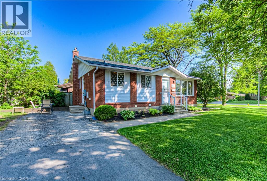 View of front of property - 553 Teakwood Drive, Waterloo, ON - Outdoor