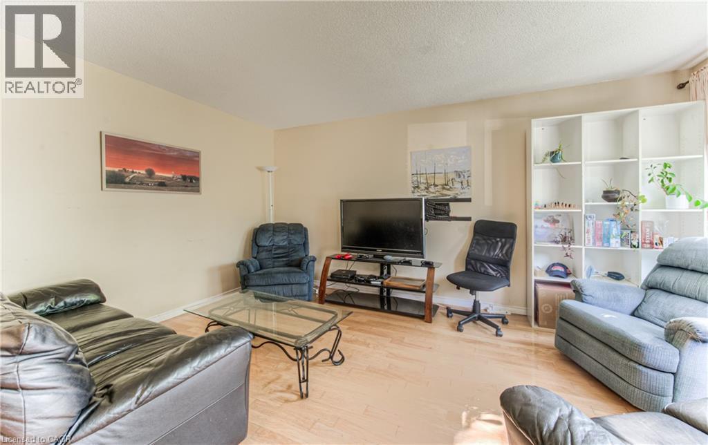 Unit 1: Living Room - 553 Teakwood Drive, Waterloo, ON - Indoor Photo Showing Living Room