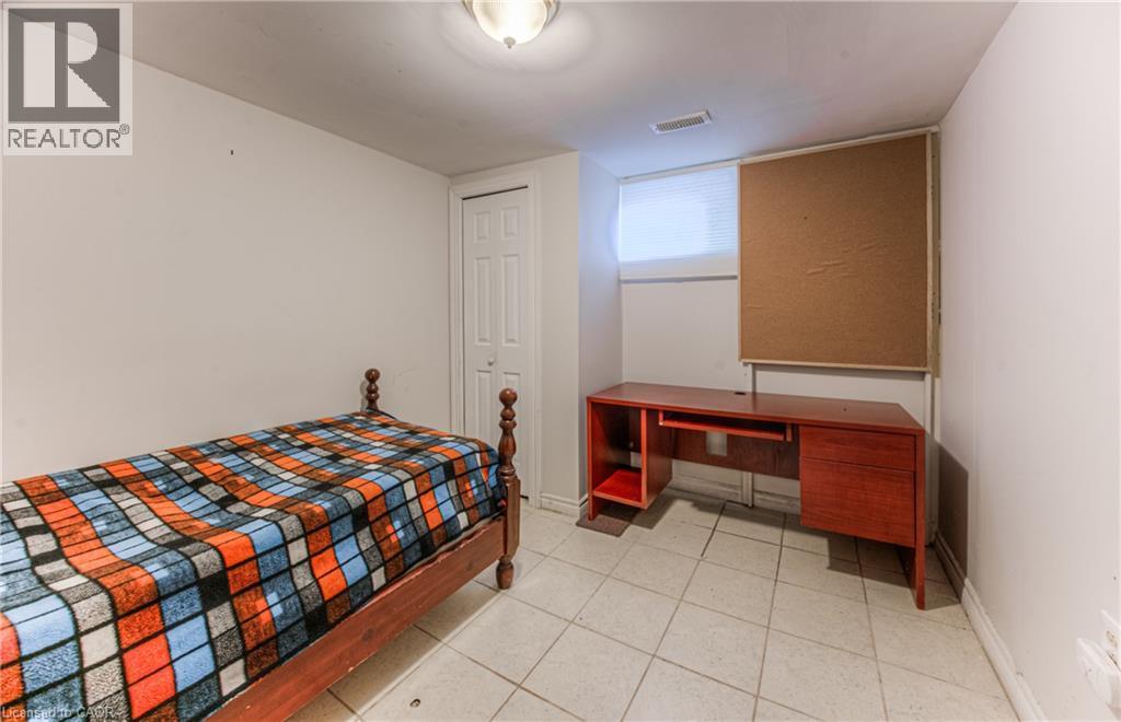 Unit 2: Bedroom #1 - 553 Teakwood Drive, Waterloo, ON - Indoor Photo Showing Bedroom