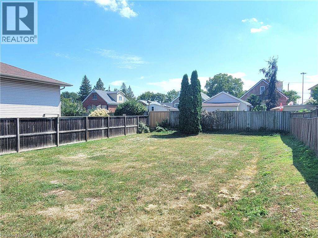 Extra deep lot for a larger backyard. - 6554 Harper Drive, Niagara Falls, ON