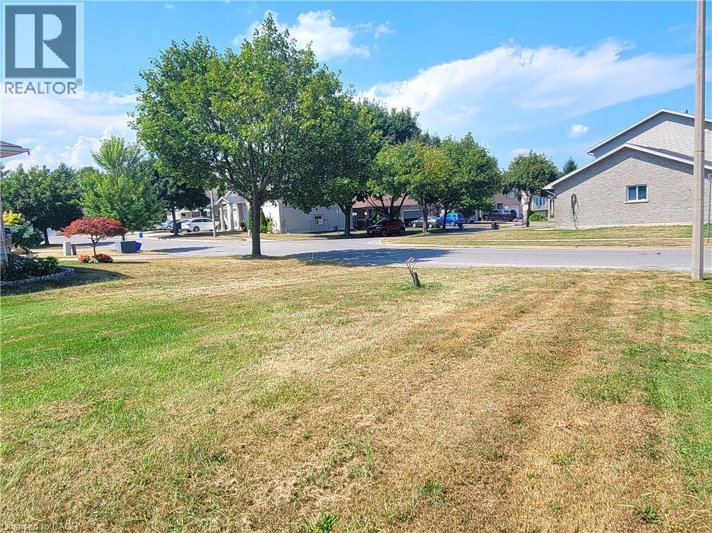 View from middle of lot. - 6554 Harper Drive, Niagara Falls, ON
