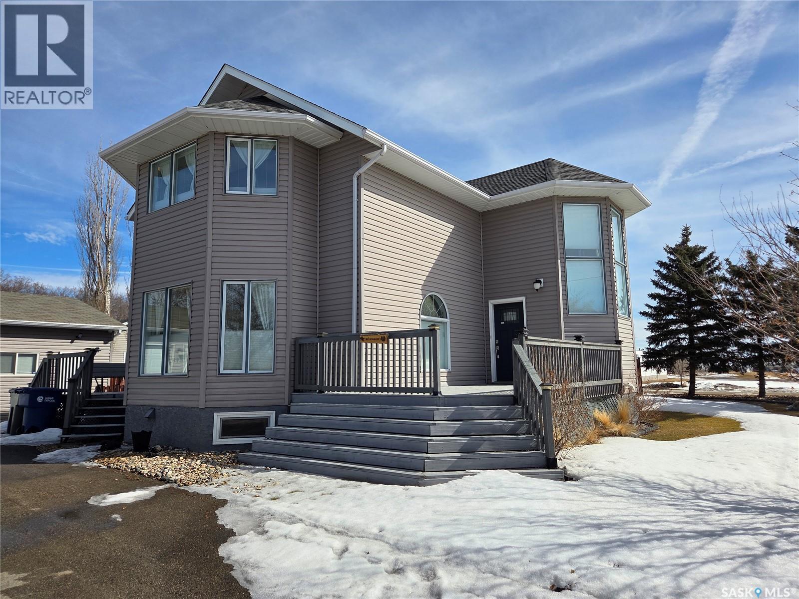 218 2Nd Street E, Carlyle, SK - Outdoor