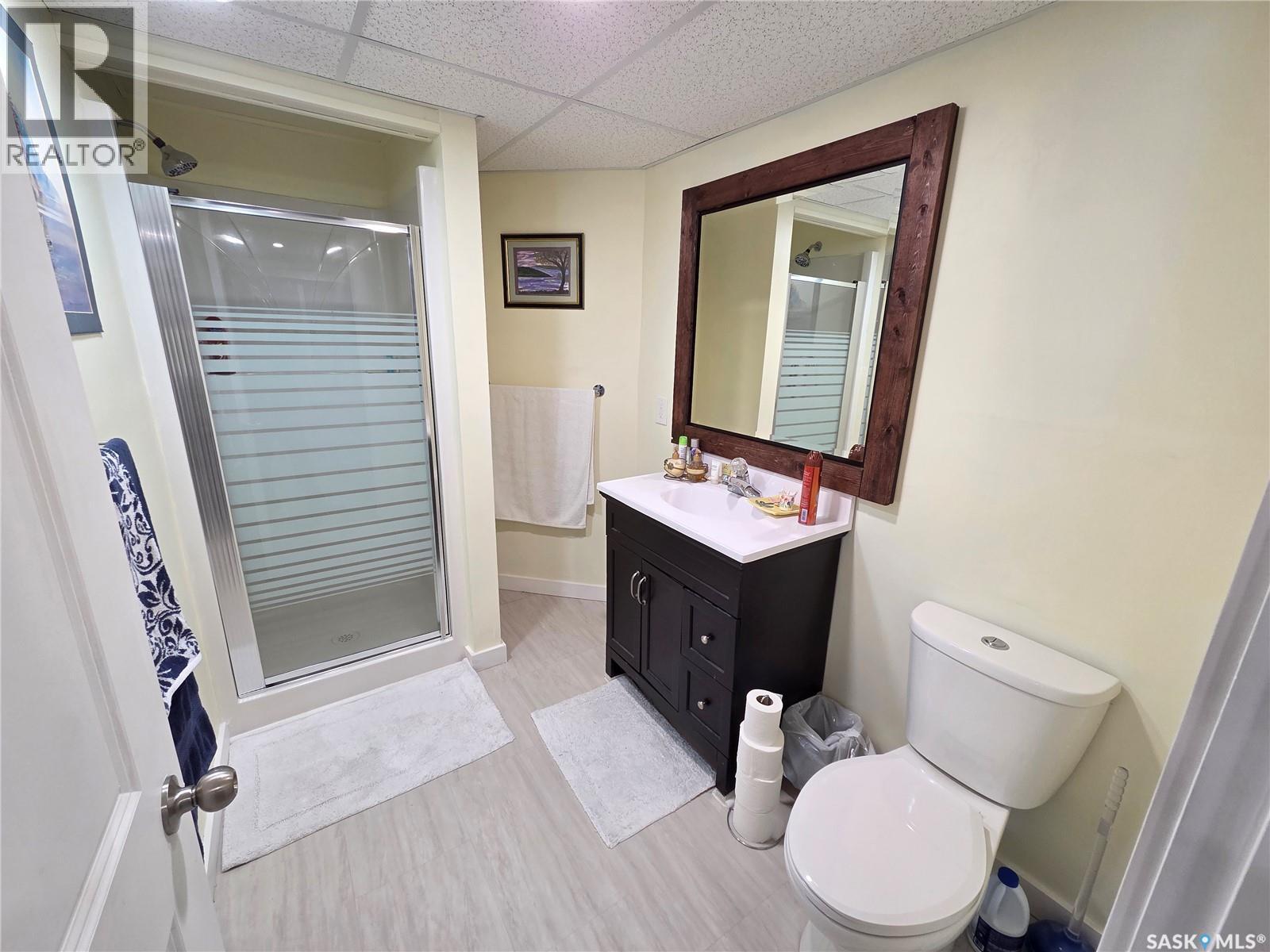 218 2Nd Street E, Carlyle, SK - Indoor Photo Showing Bathroom