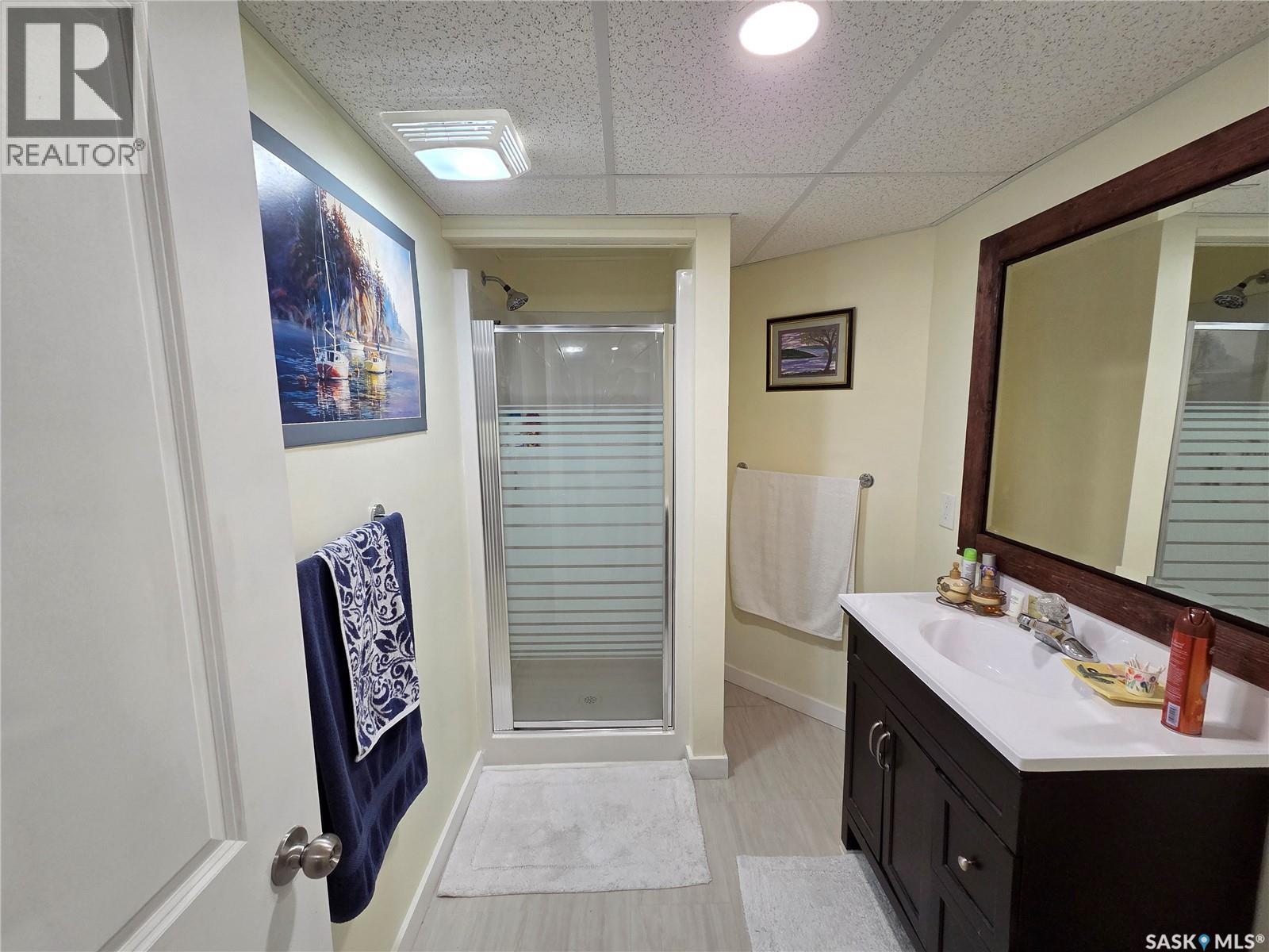 218 2Nd Street E, Carlyle, SK - Indoor Photo Showing Bathroom
