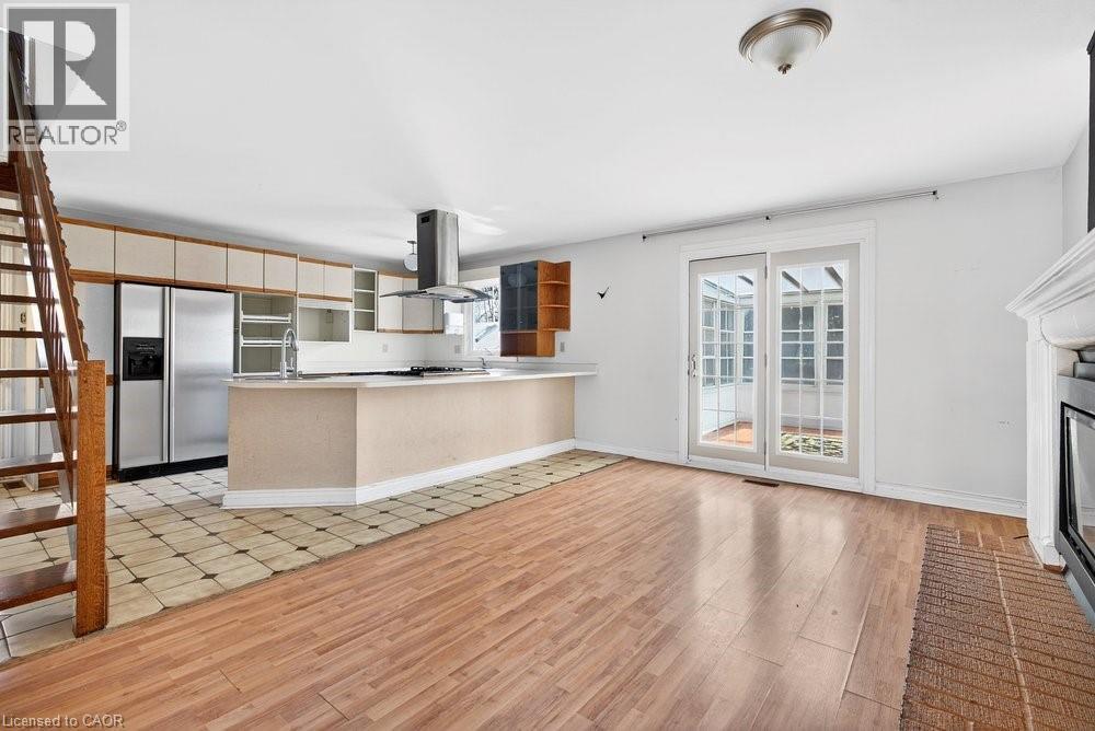 727 Brant Street, Burlington, ON -
