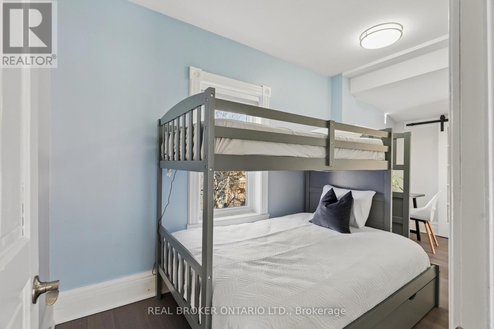 855 Hamilton Street, Cambridge, ON - Indoor Photo Showing Bedroom