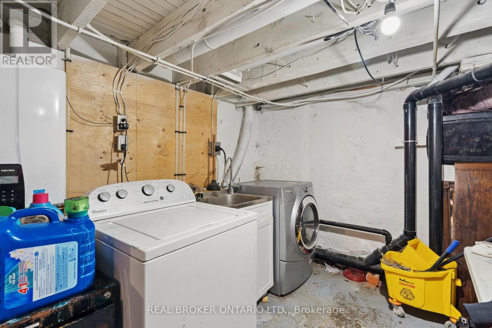 855 Hamilton Street, Cambridge, ON - Indoor Photo Showing Laundry Room