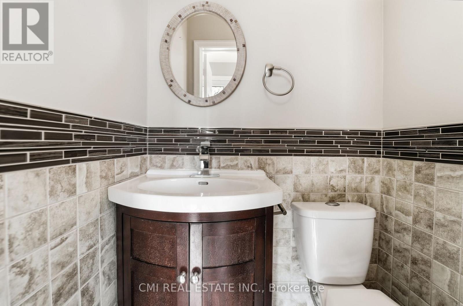 3927 Mayla Drive, Mississauga, ON - Indoor Photo Showing Bathroom