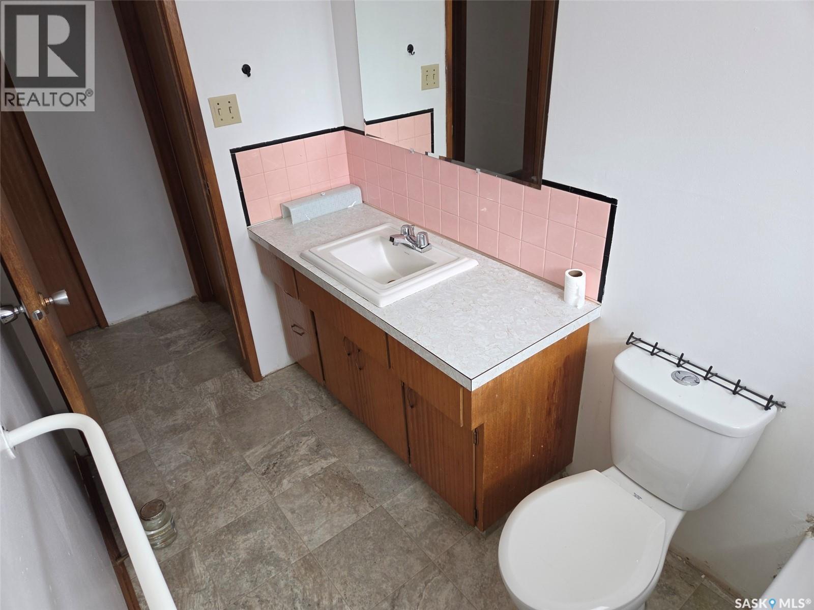 643 Main Street, Annaheim, SK - Indoor Photo Showing Bathroom