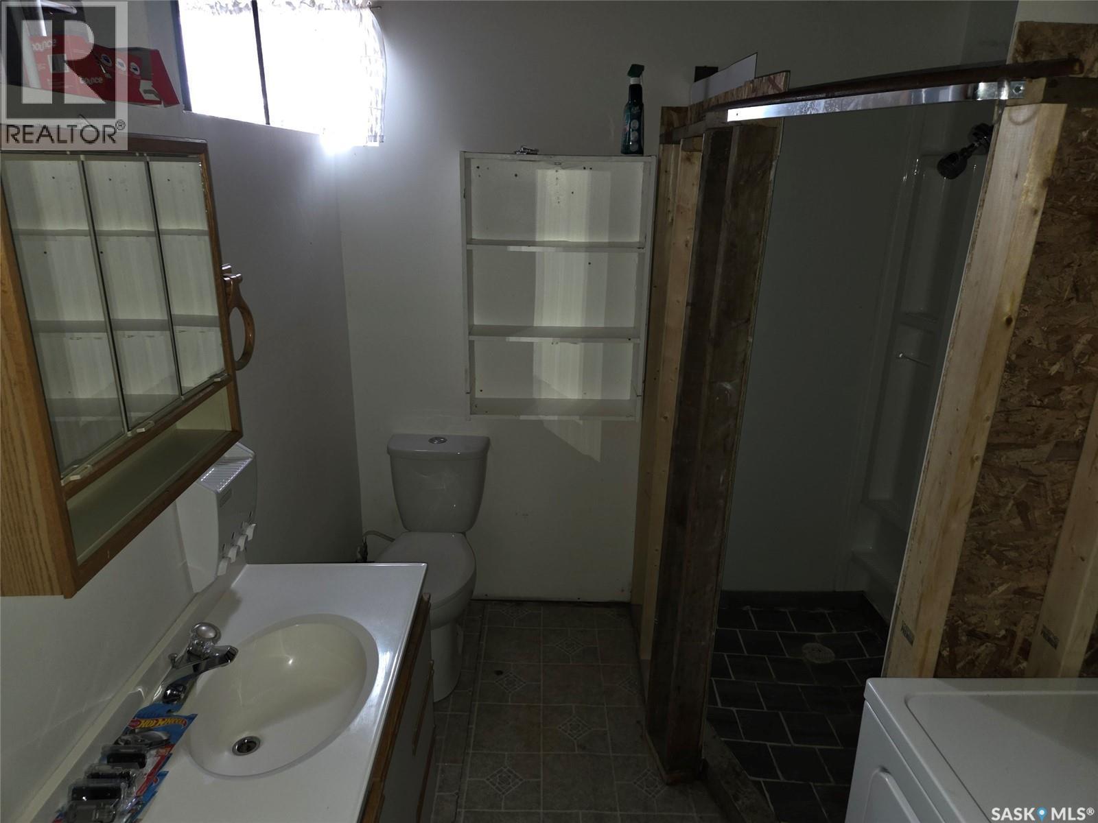 643 Main Street, Annaheim, SK - Indoor Photo Showing Bathroom