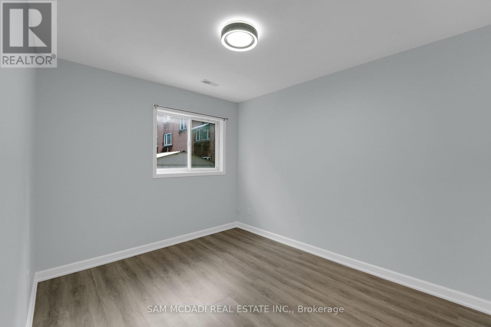 90 Tisdale Street S, Hamilton, ON - Indoor Photo Showing Other Room