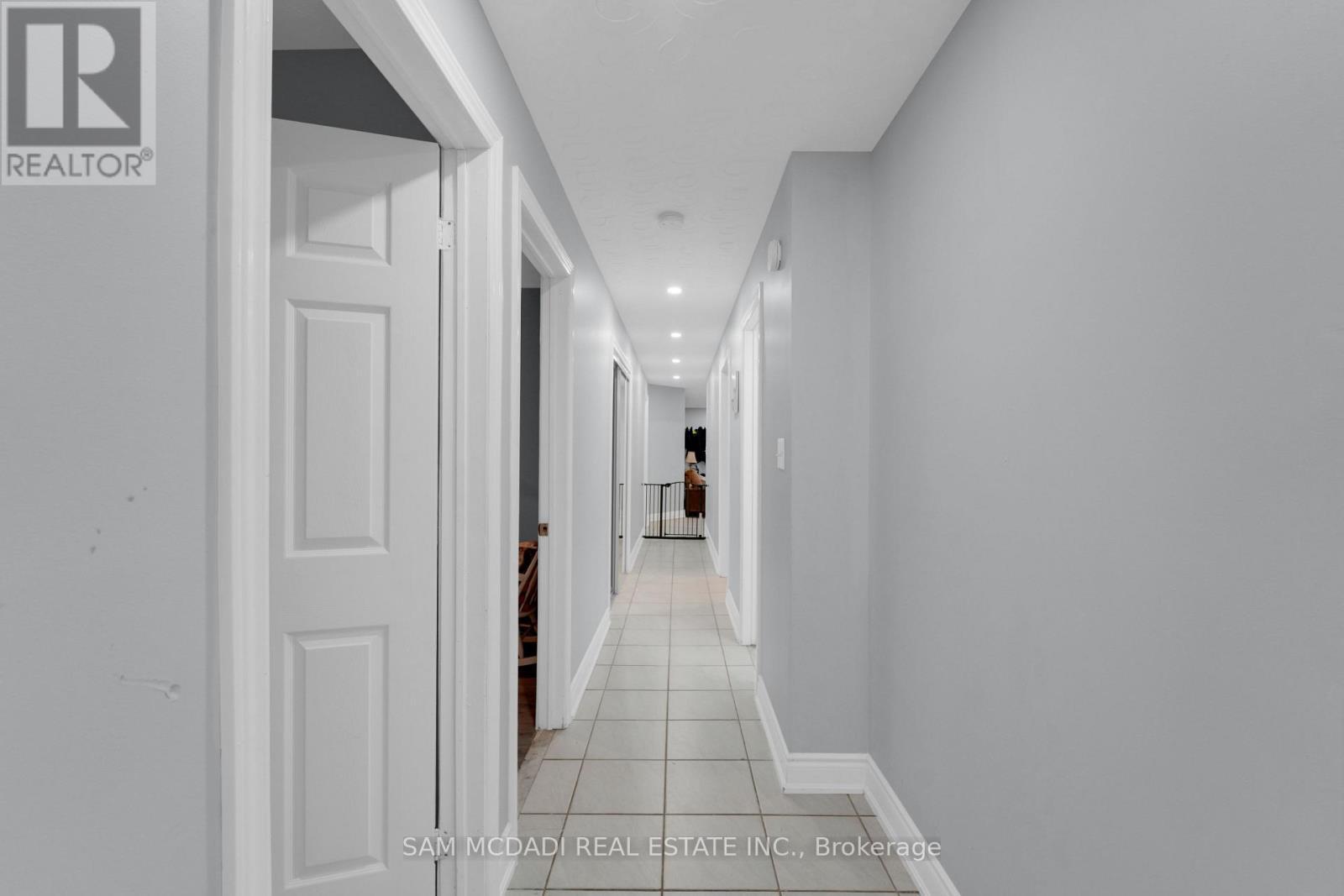 90 Tisdale Street S, Hamilton, ON - Indoor Photo Showing Other Room