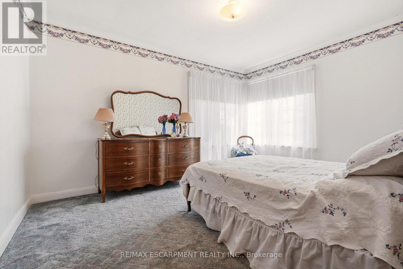 192 Ewen Road, Hamilton, ON - Indoor Photo Showing Bedroom