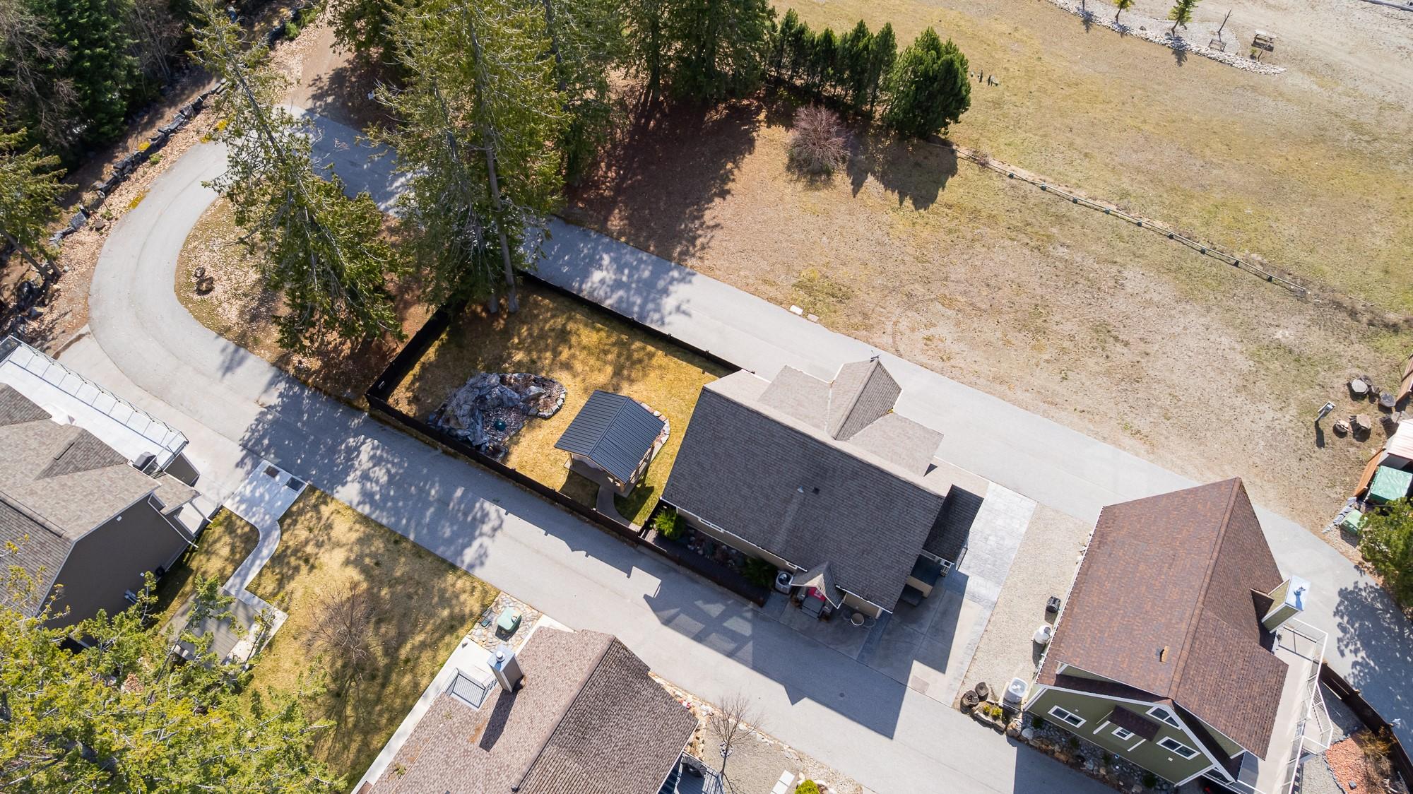 13484 & 13486 Lakeshore Drive, Boswell, BC - Outdoor With View