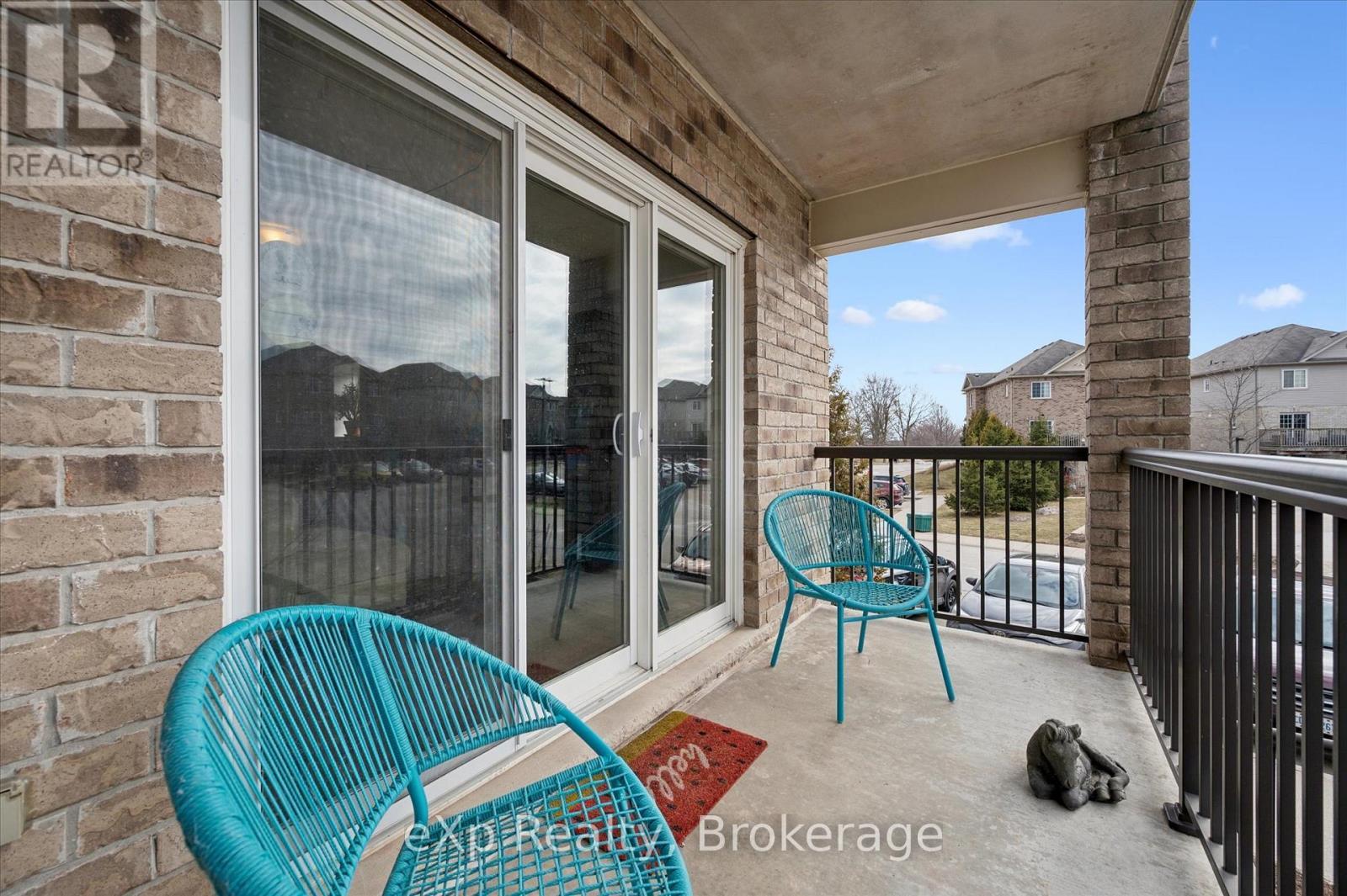 87 - 35 Mountford Drive, Guelph (Grange Road), ON - Outdoor With Deck Patio Veranda With Exterior