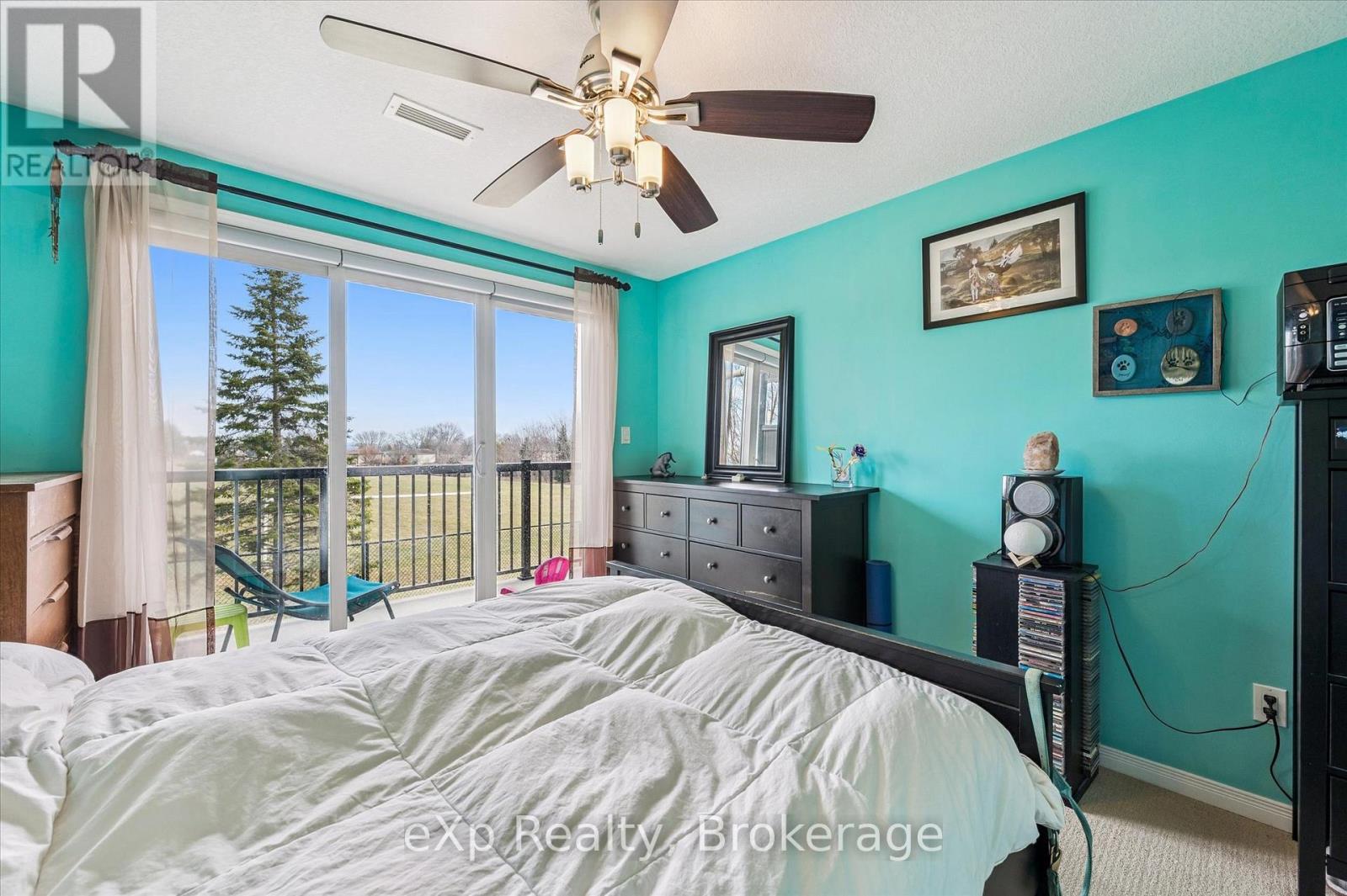 87 - 35 Mountford Drive, Guelph (Grange Road), ON - Indoor Photo Showing Bedroom