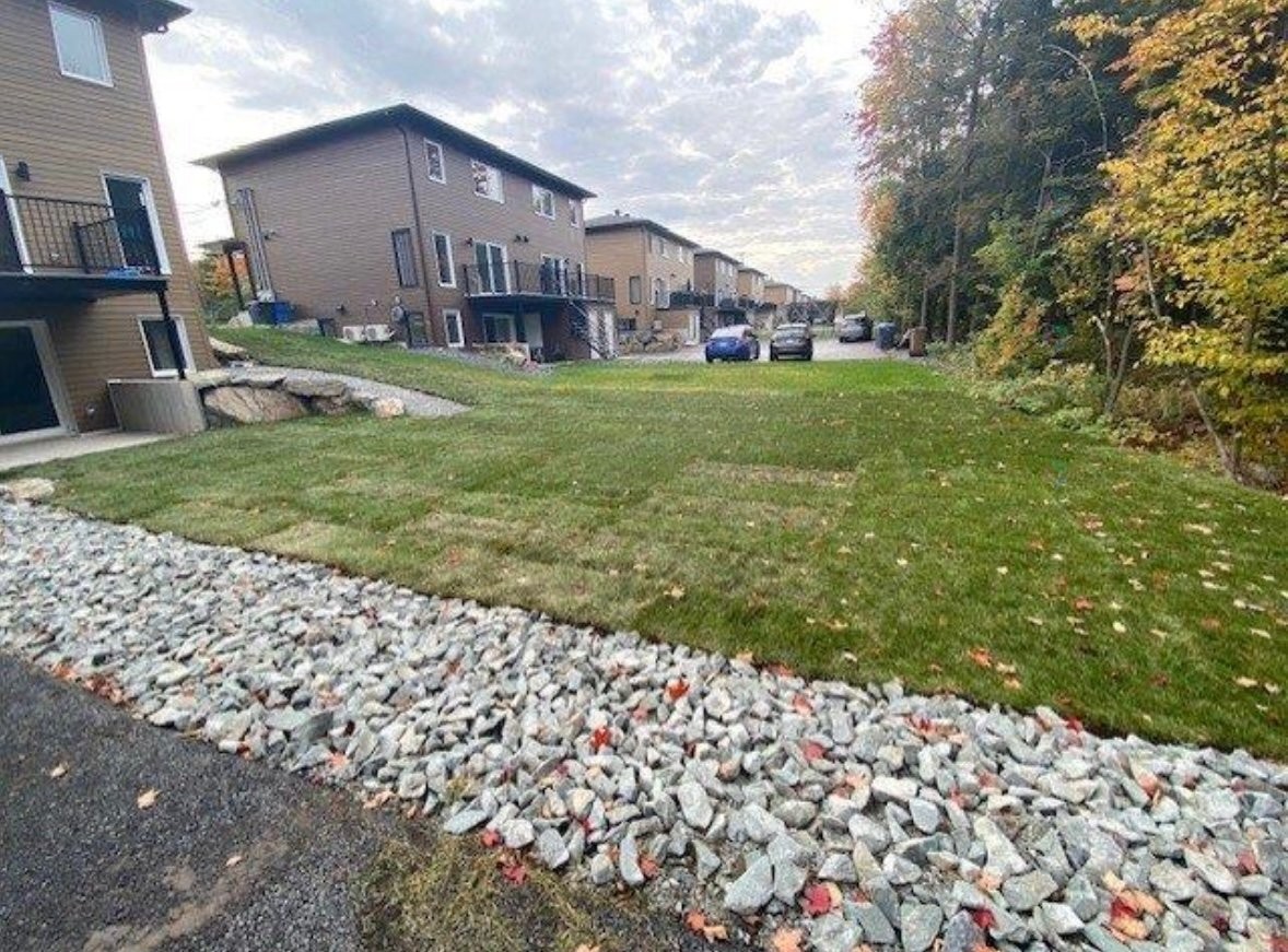 Cour - 1-600 Rue St-Charles S., Granby, QC - Outdoor