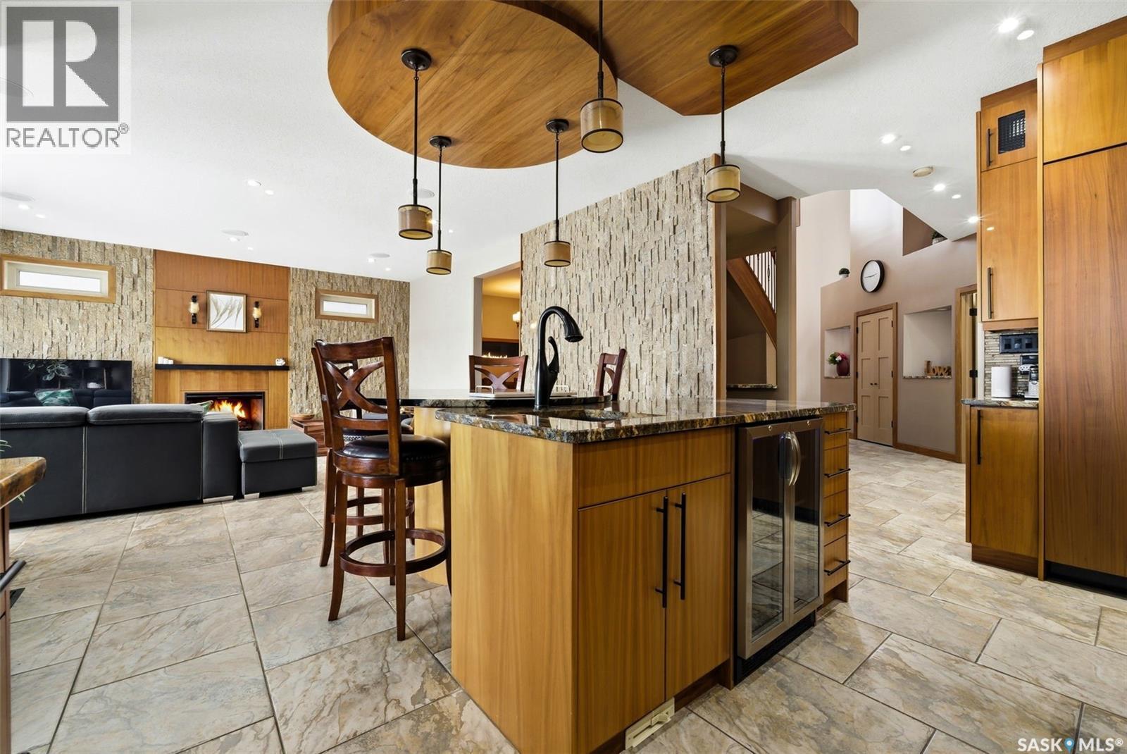 7502 Lilac Place, Regina, SK - Indoor Photo Showing Kitchen With Upgraded Kitchen