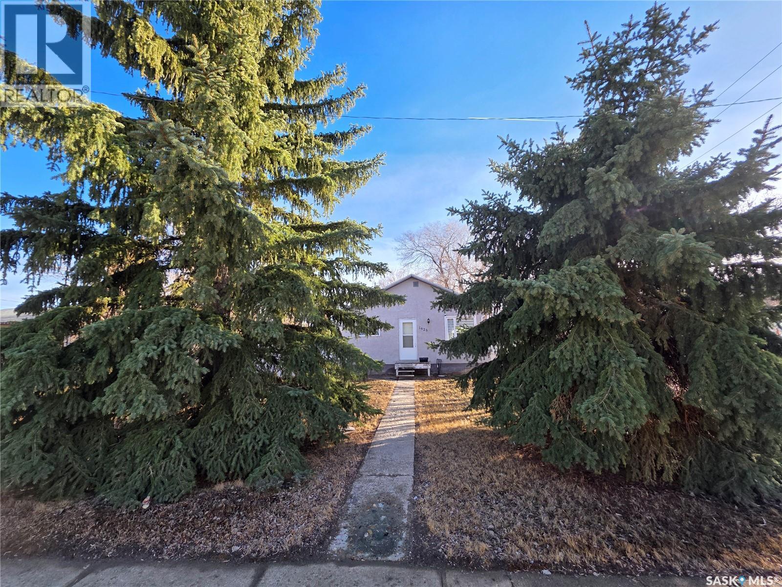 1428 Winnie Street, Swift Current, SK - Outdoor With View
