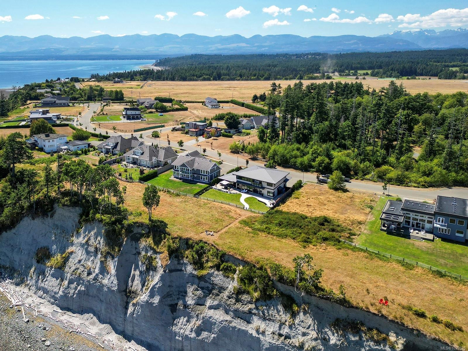 290 Connemara Rd, Comox, BC