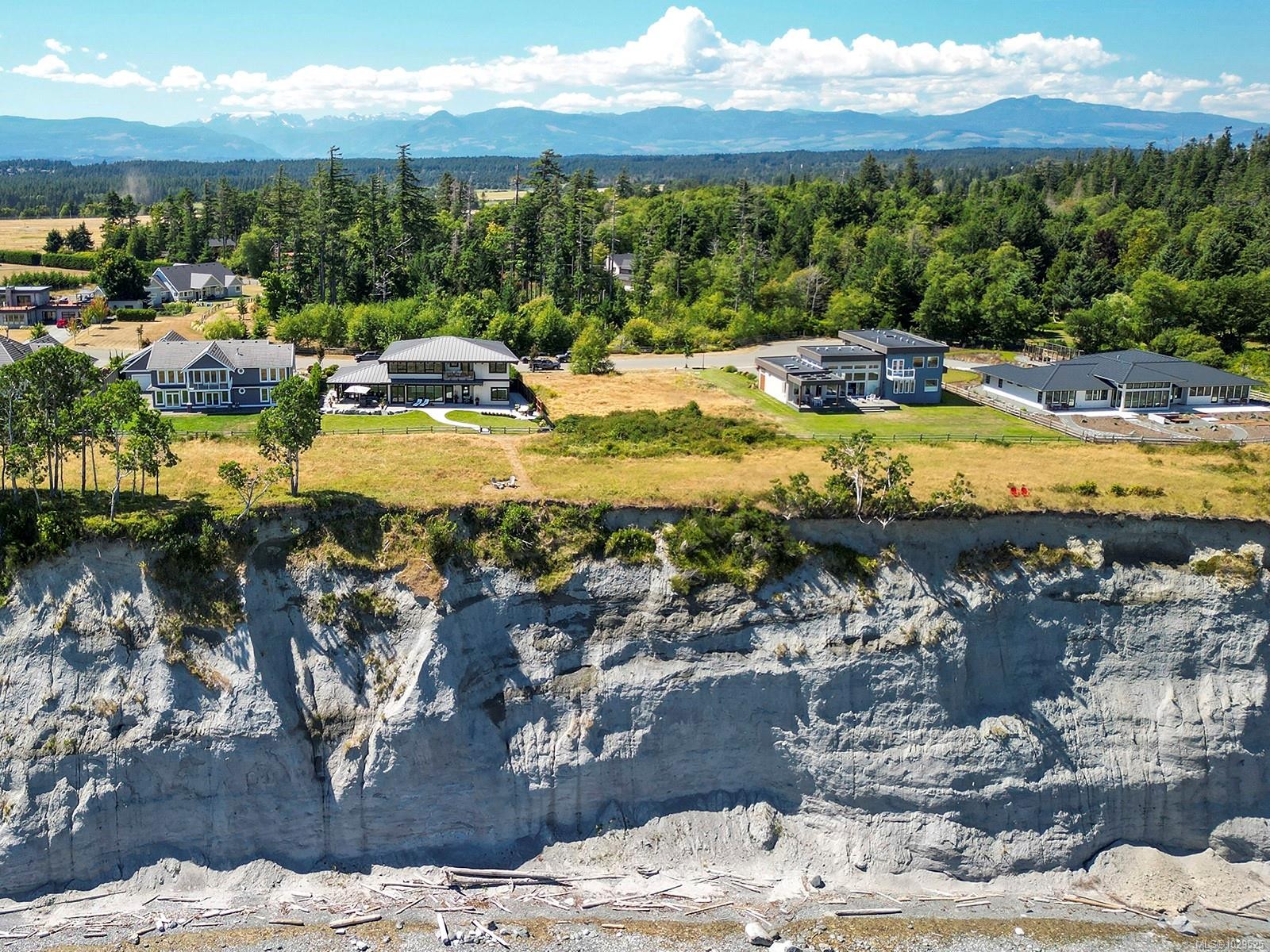 290 Connemara Rd, Comox, BC