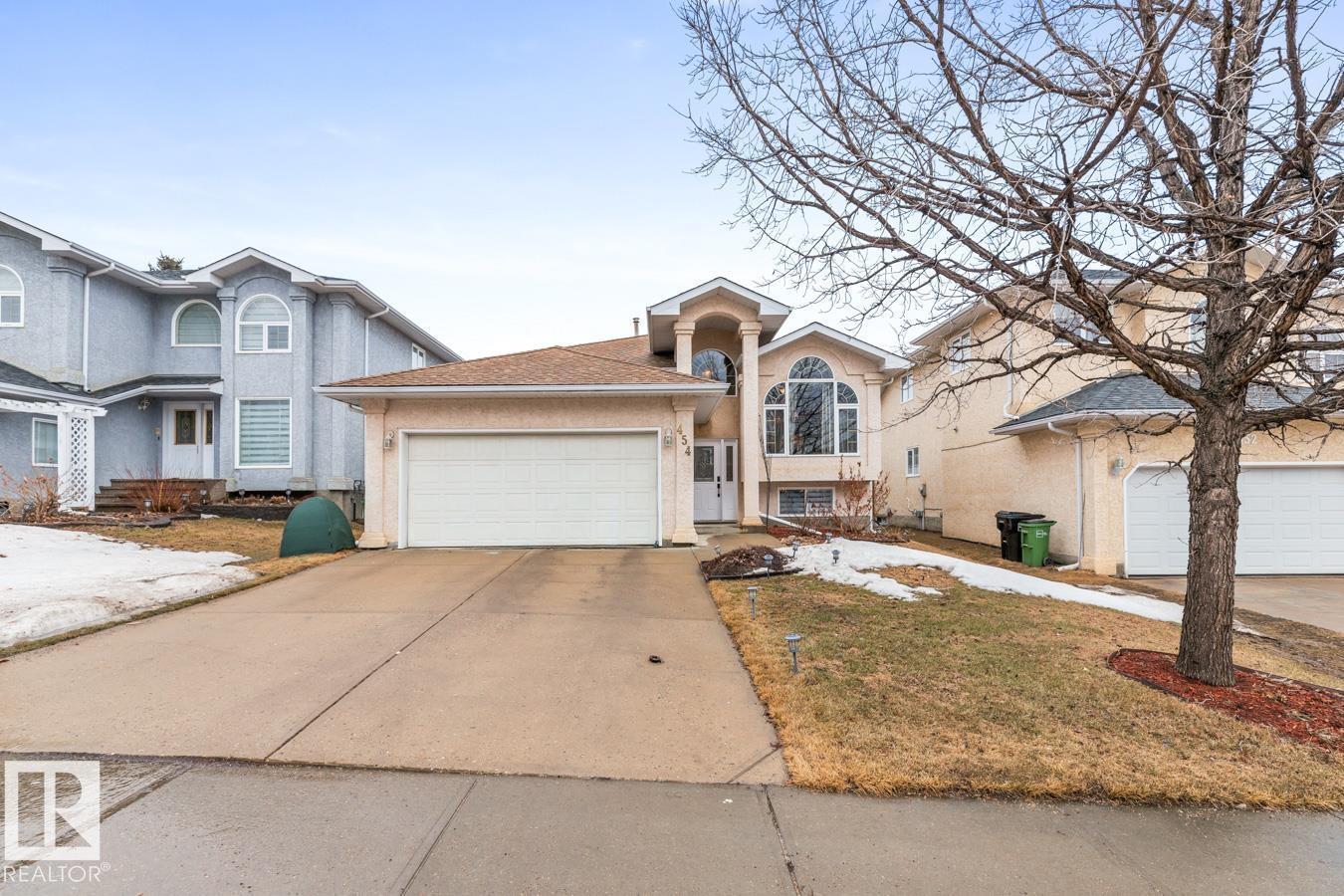 454 Ormsby Rd W Nw, Edmonton, AB - Outdoor With Facade